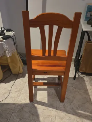 4 Sillas estilo provenzal.