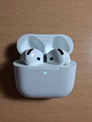 Apple Airpods 4 con cancelación activa de ruido