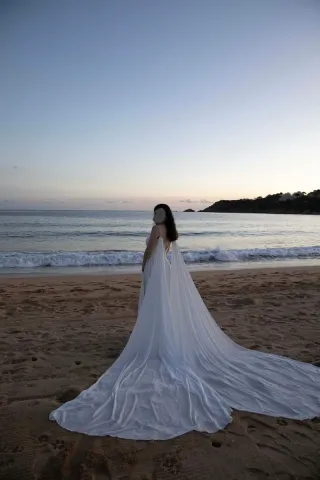 Vestido de novia minimalista boho