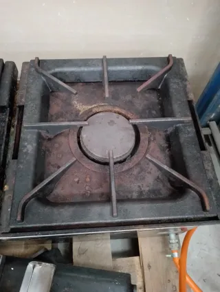 Plancha con fuegos para cocinar