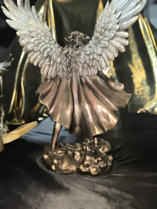 St Michael resina 30cm