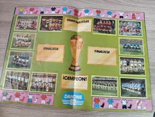 Album de fútbol 81-82 y 83-84