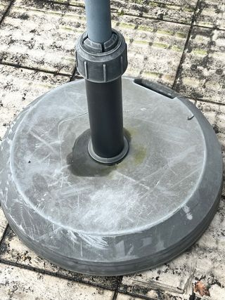 Sombrilla de terraza gris + soporte