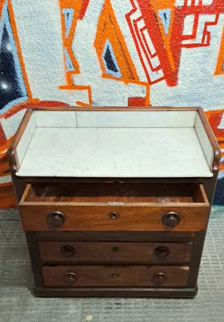 Cómoda/Tocador antiguo