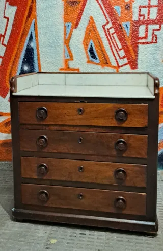Cómoda/Tocador antiguo