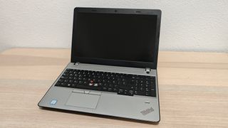Lenovo E570 - i5 (7a) - 8 Gb, 240 M2, W11P - TECLA