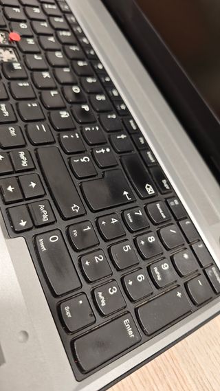 Lenovo E570 - i5 (7a) - 8 Gb, 240 M2, W11P - TECLA