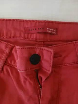 Pantalón vaquero rojo