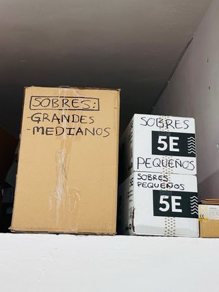 Sobres de envío pequeños, medianos y grandes