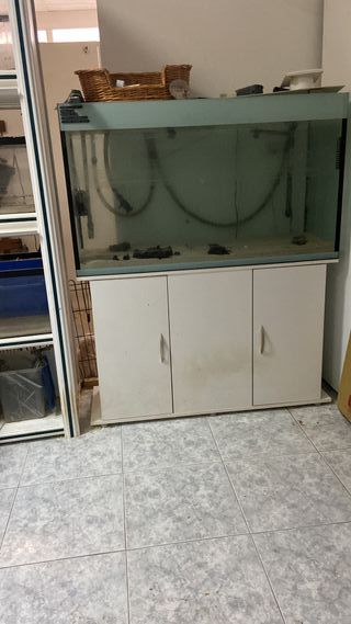 Acuario con mesa a conjunto de 300 l con depurador