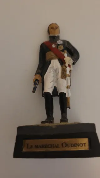 La figura representa a Nicolas Oudinot.