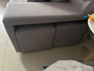 Sofá chaise longue gris – cómodo, amplio y cuidado