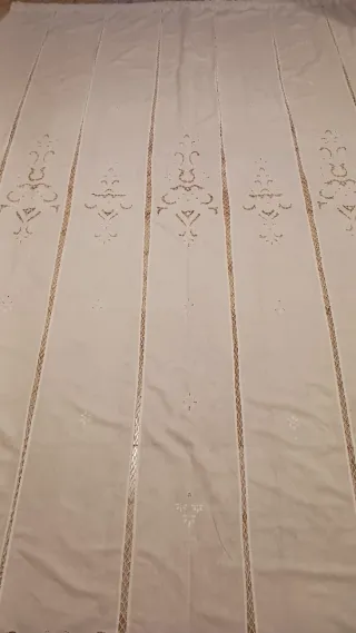 Tenda ricamata vintage
