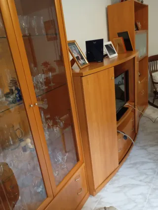 Mueble de comedor de madera