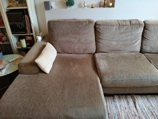 Sofá chaise longue cómodo y en buen estado