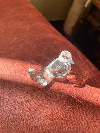 PALOMA DE CRISTAL TALLADO CON OJOS FUCSIA