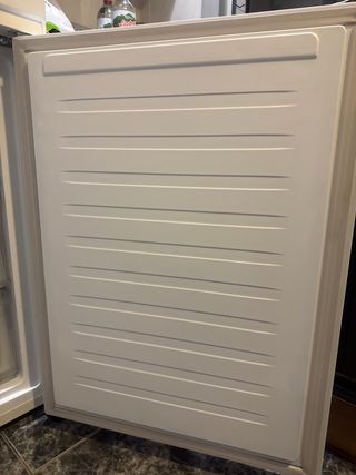 Nevera Candy con congelatore