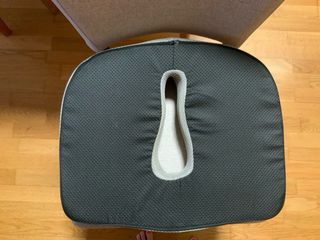 Cojín ergonómico para asiento.