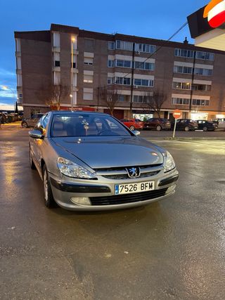 Peugeot 607 2001