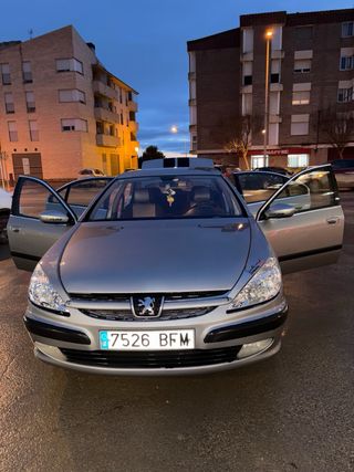 Peugeot 607 2001
