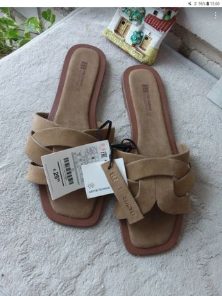 Chanclas mujer con piel Pull & Bear talla 36