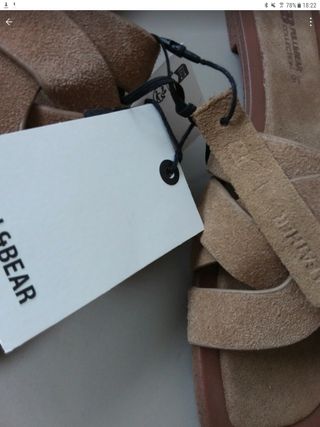 Chanclas mujer con piel Pull & Bear talla 36