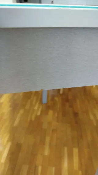 Mesa alta de madera y Cristal