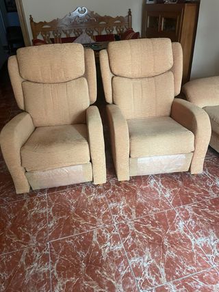 2 sillones reclinables.
