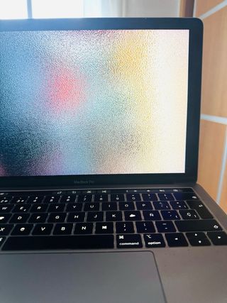 MacBook Pro 13” (2018) – i5 Quad Core · 8 GB RAM ·