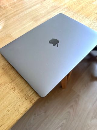 MacBook Pro 13” (2018) – i5 Quad Core · 8 GB RAM ·