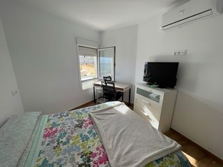 Piso en puerto Marina, primera linea de playa