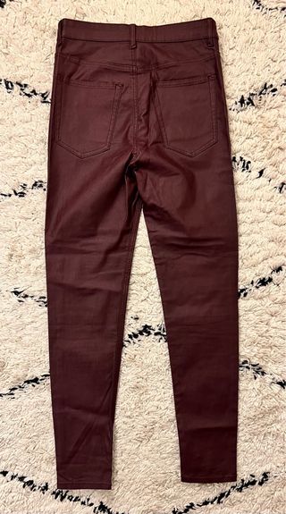 Pantalones polipiel Pull&Bear