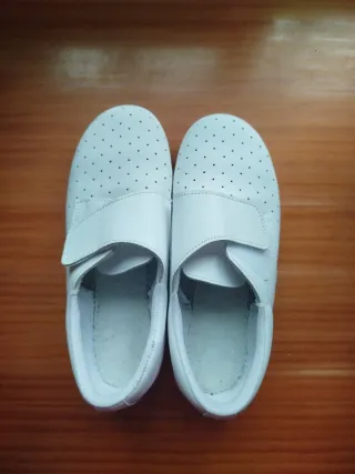 Zapatos/zuecos sanitarios