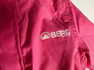 Mono nieve talla 2/3 marca berg (COMO NUEVO)