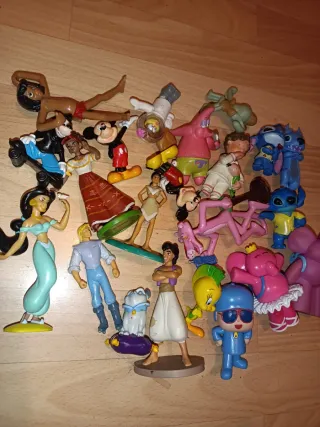 Lote figuras PVC . Lote por 15 euros.