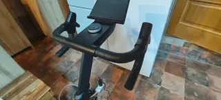 Bicicleta estática BH OSAKA inteligente ideal