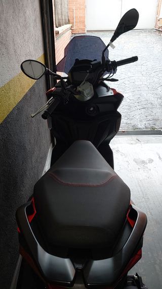 CAMBIO..Scooter Aprilia gt sr 125cc
