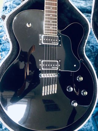 Guitarra Yamaha AE500