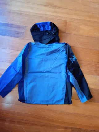 Arc'teryx Alpha SV x BEAMS Chaqueta Gore-Tex