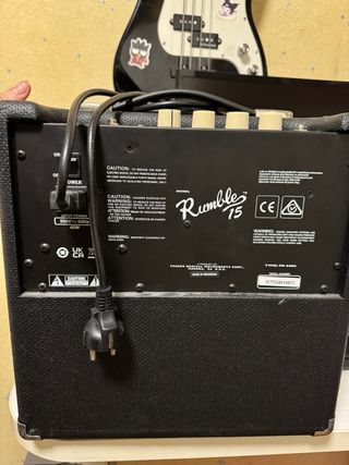 Amplificador de bajo Fender Rumble 15