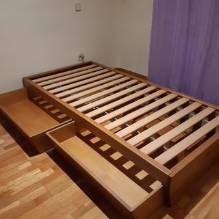 Estructura cama de madera con cajones