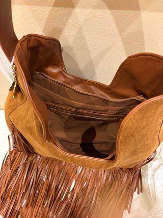 Bolso polipiel marrón flecos y serpiente