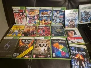 Xbox 360 Slim + 35 juegos + mandos Scene It | Pack