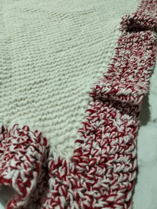 Sciarpa/scialle fatto a mano bianco e rosso