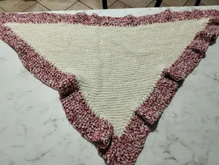 Sciarpa/scialle fatto a mano bianco e rosso