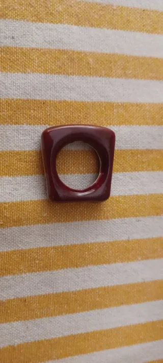 Anello quadrato stile anni '70