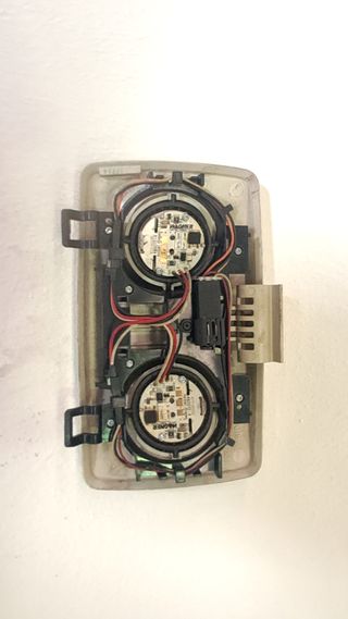 LUZ INTERIOR DODGE AVENGER