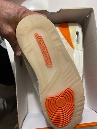 Zapatillas Jordan 3 Retro Beige y Naranja