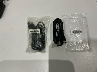 Lote 4 cargadores y dos cables USB - Mini - C.