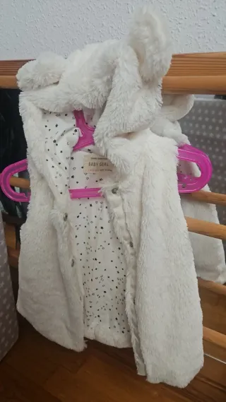 Chaleco pelo niña con capucha
